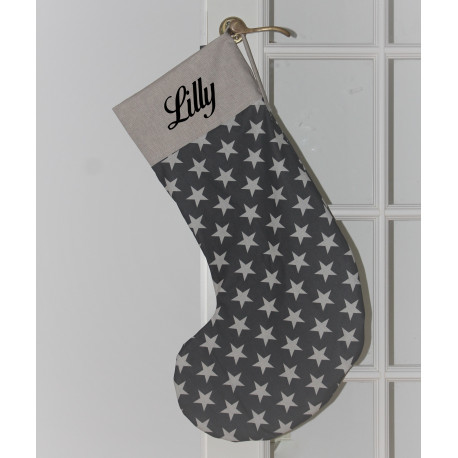 Grå julesok med stjerner og navn 