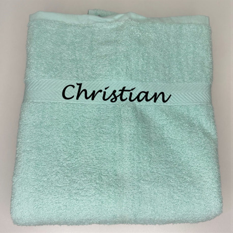 Stort pastel grøn badehåndklæde med navn på