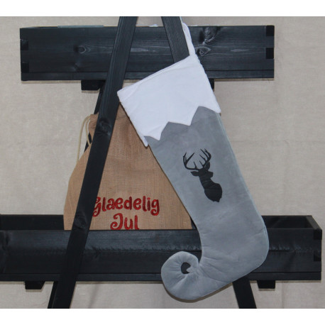 Grå julestrømpe med rådyr og navn på