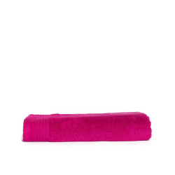 Stort mørk pink luksus badehåndklæde med navn på