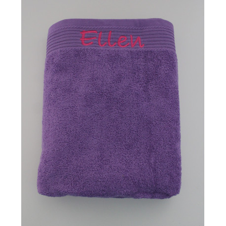 Lilla badehåndklæde med broderet navn i blød bomuld, Øko-Tex certificeret
