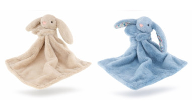 Tinka sutteklud med navn broderet